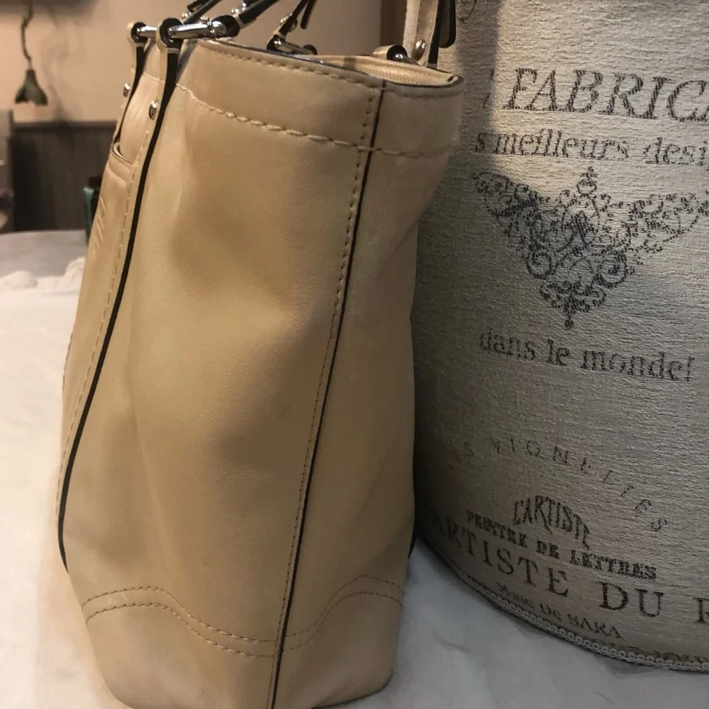 Coach Y2K Gallery tote Soft leather beige/Nude